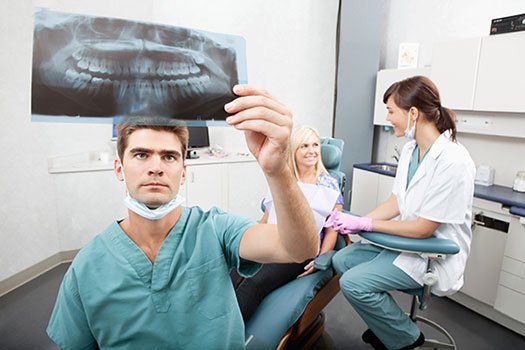 Возможности современной стоматологии — виниры, люминиры, элайнеры